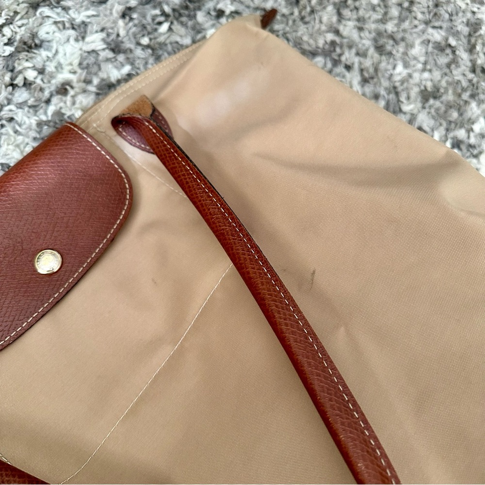Longchamp Le Pliage Medium Nylon Bag | Tan / Beige - Picture 6 of 6